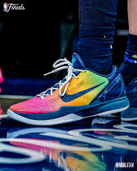 Caitlin Clark lució unas Kobe 6 Protro inspiradas en el ...