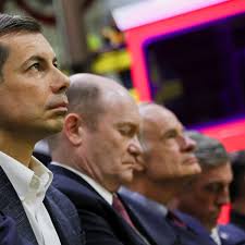 US transportation chief visits Ukraine, names new infrastructure adviser