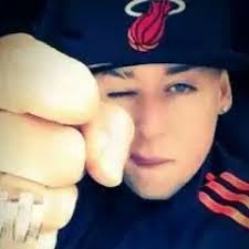 Listen to elgenero.com