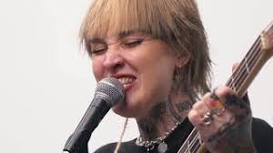 Entrevista /// DEHD: El acto poético de mantenerse fiel a tu "verdadero  “yo”