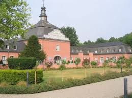 Schloss Wickrath In Monchengladbach Architektur Monchengladbach Die Schonsten Orte Deutschlands Schloss