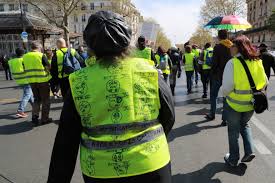 L'enfarineur placé en garde à vue) koba 12/06/2021 à 20h50 Gilets Jaunes Marche Des Fiertes Cinq Manifestations Prevues Aujourd Hui A Paris
