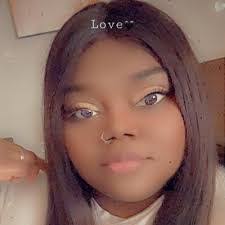 Reanna Hall's Instagram, Twitter & Facebook