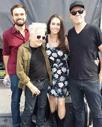 Well, it's actually a martini guide too. Shannon Day Startseite Facebook