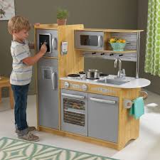 2 Idees De Bricolages Facile A Faire Avec Des Enfants In 2020 Uptown Kitchen Kids Play Kitchen Wooden Play Kitchen