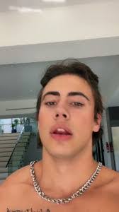 Aaron Curlee's Instagram, Twitter & Facebook