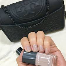 I Have A New Favorite Chanel Le Vernis 578 New Dawn Chanellevernis Leverniscollection Newdawn Chanelnewda Chanel Nail Polish Chanel Nails Nail Polish