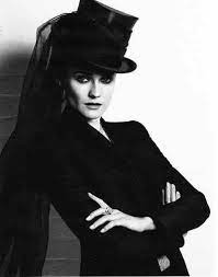 Diane Kruger Wearing A Top Hat Diane Kruger German Vogue Vogue Germany
