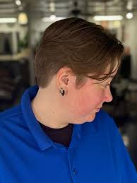 Haircut✂️ Heavily textured & angled! This cut really made her color POP!🩵🩷