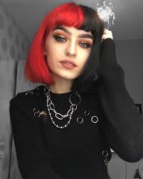 So Here For This Gorgeous Two Tone Look Would You Rock A Red A Black Split Color Like Charliewakeman T Two Toned Hair Two Color Hair Split Dyed Hair