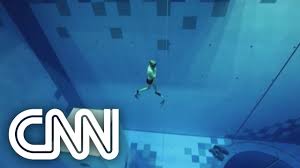 A água é mantida a 30. Piscina Mais Funda Do Mundo E Inaugurada Na Polonia Novo Dia Youtube