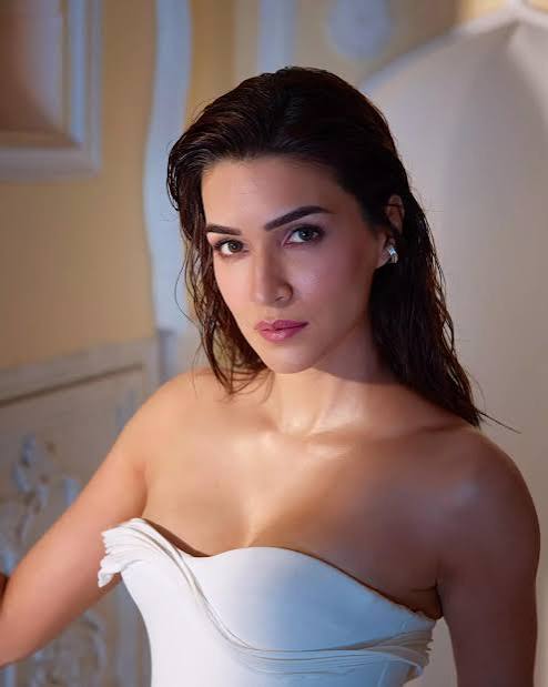 Kriti Sanon Look Straight Outta Dreamy White Fairytale, See PICS | Times Now