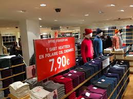 Le magasin ouvre des succursales jusqu'au japon en passant par istanbul, djeddah, dubaï, singapour et kuala lumpur. Entlassen Unsinn Schrei Uniqlo Ouvert Le 11 Novembre Hersteller Gehen Gemischt