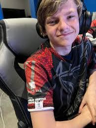 Hayden Sawyer's Instagram, Twitter & Facebook