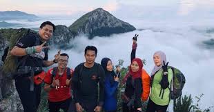 Jalan pantai (8 204,82 km) jelebu, negeri sembilan, malaysia. Kaki Hiking Gian Mendaki Gunung