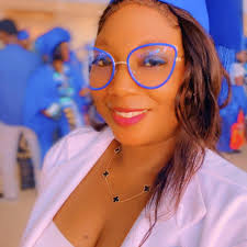 No, decuplets were not born in South Africa. In fact, a government  investigation found that the alleged mom of ten babies wasn't even pregnant.