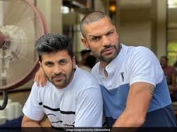 Check out shikhar dhawan height, weight, body measurements, age, girlfriend, wife, children, family, biography & some interesting facts about him. Shikhar Dhawan Posts Cool Off Screen Photo With Shardul Thakur Kedar Jadhav Calls It Rare Combination Cricket News