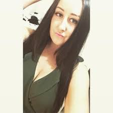 Danielle Dewhurst (@dannidewy1)