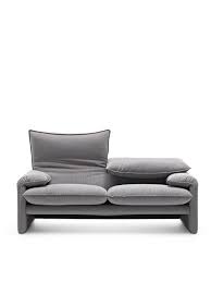 It has its patina and has notears. Sofa 675 Maralunga Maxi