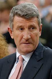 Ce qui l'aurait incité à se pencher sur la réalité de la construction européenne?? Philippe De Villiers Wikipedia