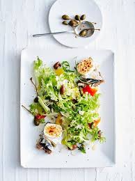 Salat Mit Ziegenkase Crostini Kapernapfeln Und Oliven Rezept Salat Mit Ziegenkase Ziegenkase Salat Mit
