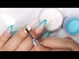 Hemos podido verlas en muchas de las celebrities que seguimos, como rita ora o rihanna, ya que son los modelos de uñas 2021 más arriesgados. Unas Acrilicas Diseno En Punta Almendra Youtube