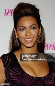 34 Beyonce Knowles Named 2008 Style Star Of The Year By Seventeen Magazine  Stock Photos, High-Res Pictures, and Images