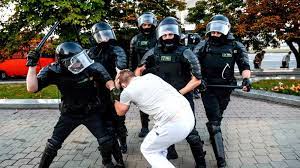 Police in belarus detained more than 200 people and cordoned off streets in the capital, minsk, to prevent fresh protests on march 27, as the opposition vowed to breathe new life into the. Intense Clashes In Belarus On 2nd Day Of Protests Following Contested Presidential Election Abc News