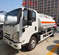 ISUZU 4X2 5000L Tanker Trucks Tank Truck 100P Euro4 98HP 3 Ton Cargo Truck  Mobile Fuel Dispensing Tankers