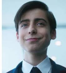 However, in season 2 of umbrella academy, number five is now a couple of decades older than his brothers and sisters since he time jumped into next: Synthesis On Twitter Number 5 From Umbrella Academy Looks Just Like Shroud Umbrellaacad Aidanrgallagher