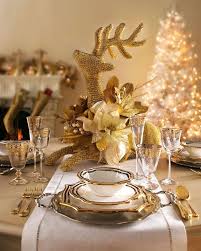 25 Glamorous Party Table Settings For New Year S Eve Gravetics Christmas Dining Table Elegant Christmas Centerpieces Christmas Dinner Table