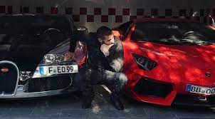 L'amour de karim benzema pour les bolides ne se dément pas. Karim Benzema Und Seine Traumwagen Real Total
