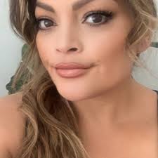 Love it, not to be funny luenell, looks like she 4ft tall ♥️♥️♥️