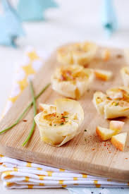 Corolles De Brick Au Munster Et Aux Pommes Chefnini Recette Alimentation Recette Apero Facile Feuilles De Brick Apero