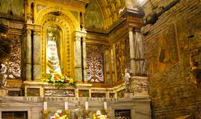 Il santuario pontificio della santa casa di loreto è situato nella regione delle marche, a poca distanza dal mare di porto recanati. Loreto La Santa Casa Della Vergine Luogo Di Grazie Fu Trasportata Veramente Dagli Angeli
