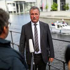#weselsky ist wieder da, ein egomane auf seinem kreuzzug zur mehr gerechtigkeit, oder geht es doch nur um macht ? Streik Geht Weiter Gdl Chef Lehnt Db Angebot Ab Wir Reden Nicht Uber Dieselben Prozentzahlen