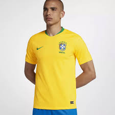 Se você, além de torcedor, é um fiel colecionador de camisas das principais seleções do planeta, a futfanatics conta com coleção de uniformes oficiais de futebol e acessórios de jogo de diversos. Camisa Selecao Brasil Amarela 2018 Loja Volarium
