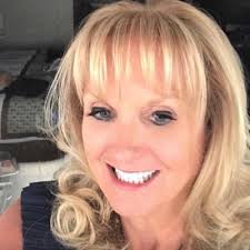 Janet Berkley's Instagram, Twitter & Facebook