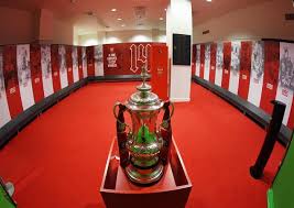 It was popularly known as highbury due to its location and was given the affectionate nickname of the home of football by the club. London Kurztrip Arsenal Stadium Tour Im Emirates Stadium London