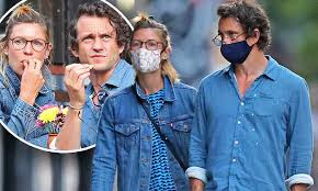 Hugh dancy was born on the 19th of june, 1975. Claire Danes And Hugh Dancy Wear Denim On New York Dining Date Daily Mail Online