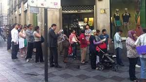 El incidente tiene el id: Las Colas Del Registro Civil Central Vuelven A Dar La Vuelta A La Manzana