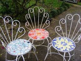How To Mosaic And Make Beautiful Objects For Home And Garden Mosaic Seats For Garden Chairs Mosaic Outdoor Table Mosaic Furniture Mosaic Garden Art
