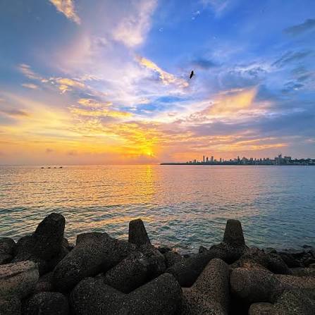 Once you fall in love with Mumbai, there's no looking back ❤️✨ Mumbai - City of Dreams 🏙️ [mumbai, nightlife, sunset, mumbaikar, marine drive, colaba, photography, fort, iphone, bombay] #mumbai #cinematic #shotoniphone #