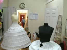 .bodas y comuniones, 'mi espectacular boda gitana' también nos mostrará la discriminación a la que celli, la principal diseñadora gitana del país, podremos disfrutar de los vestidos más grandes. Mi Gran Boda Gitana