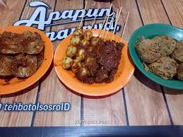 Selain mie pansit legendaris di medan yang sudah membesarkannya, juga tersedia berbagai jenis makanan lain seperti bakso, soto, sop, ayam, bebek, nasi goreng, bihun, kwetiau, ifumie goreng, steak, aneka juice, milksake, ice cream dan lain sebagainya. Mieso Mie Sop Bakso 3r Kuliner Enak Dan Wajib Di Kota Pematang Siantar Klayapan Com Travel Story Explore Discover