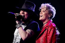 Today we take a look at one of guns n' roses best known songs, patience from their 1988 ep gn'r lies! Pink Joins Guns N Roses For Patience At Madison Square Garden