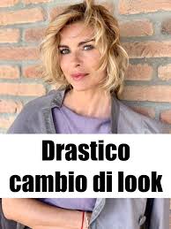 Fausto uberto bona, direttore generale di trudi, che ha rimarcato il valore di progetti come quelli in capo all'associazione francesca rava (di cui martina è testimonial). Martina Colombari Il Cambio Di Look E Drastico Capelli Capelli Medi Salute E Bellezza