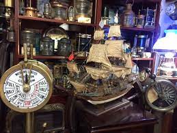 Marine Interiors And Nautical Antiques And Marine Collectibles Furniture Marine Style Ship Forniture Nautica Fotografia Della Natura Antiquariato Fotografia