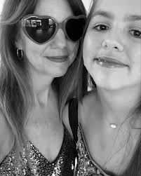 ✨GIVEAWAY!!! ✨I received an early Christmas present this week