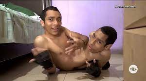 Adult conjoined twins - ThisVid.com на русском